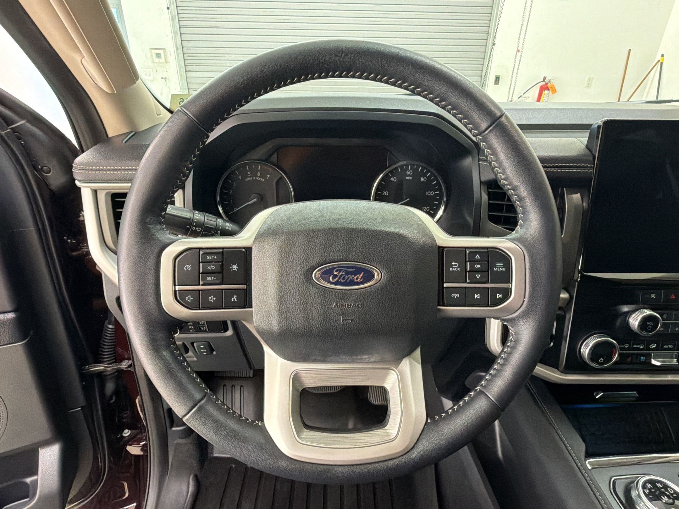 Certified 2024 Ford Expedition XLT RWD image 11