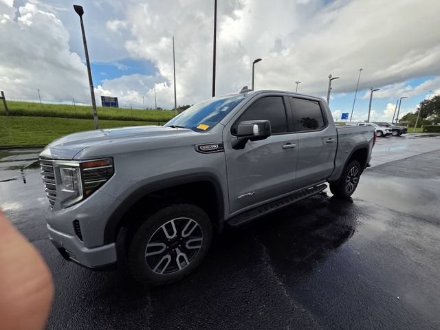 Used 2024 GMC Sierra 1500 AT4 w/ Technology Package AWD/4WD image 10