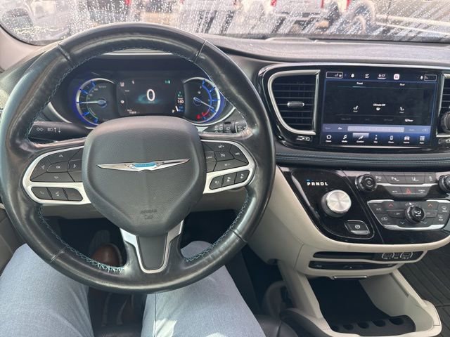 Used 2021 Chrysler Pacifica Touring-L w/ Uconnect Theater Family Group image 11