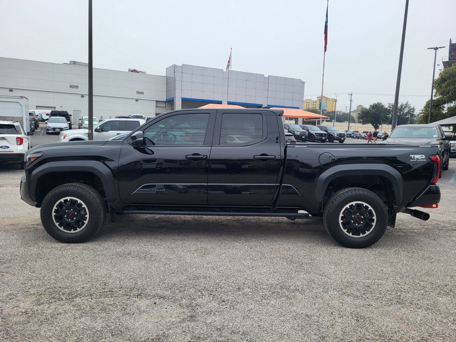 Used 2024 Toyota Tacoma TRD Off-Road image 6