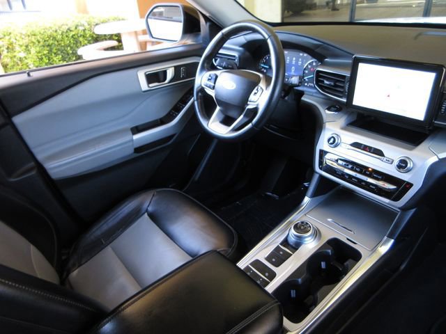 Certified 2022 Ford Explorer XLT w/ Equipment Group 202A image 23