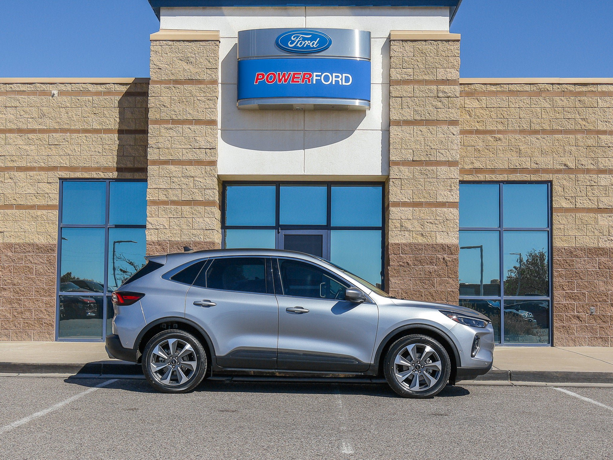Certified 2023 Ford Escape Platinum w/ Premium Technology Package AWD/4WD image 5