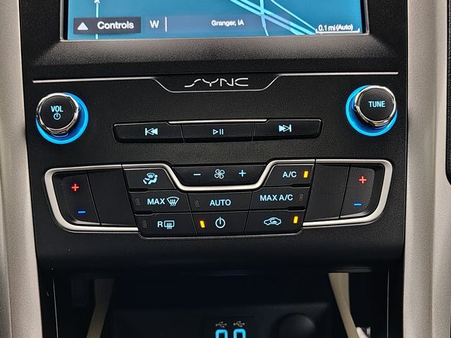 Certified 2019 Ford Fusion SE FWD image 35