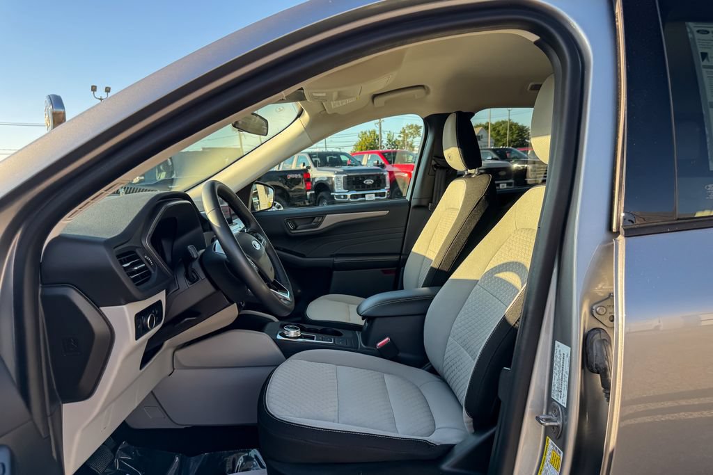 Certified 2023 Ford Escape Active AWD/4WD image 18