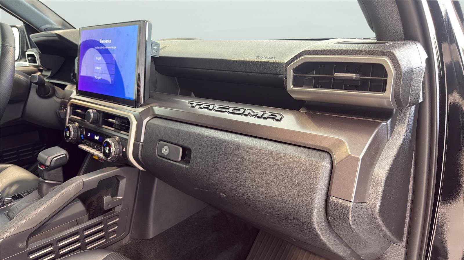 Used 2025 Toyota Tacoma TRD Sport w/ TRD Sport Premium Package AWD/4WD image 28