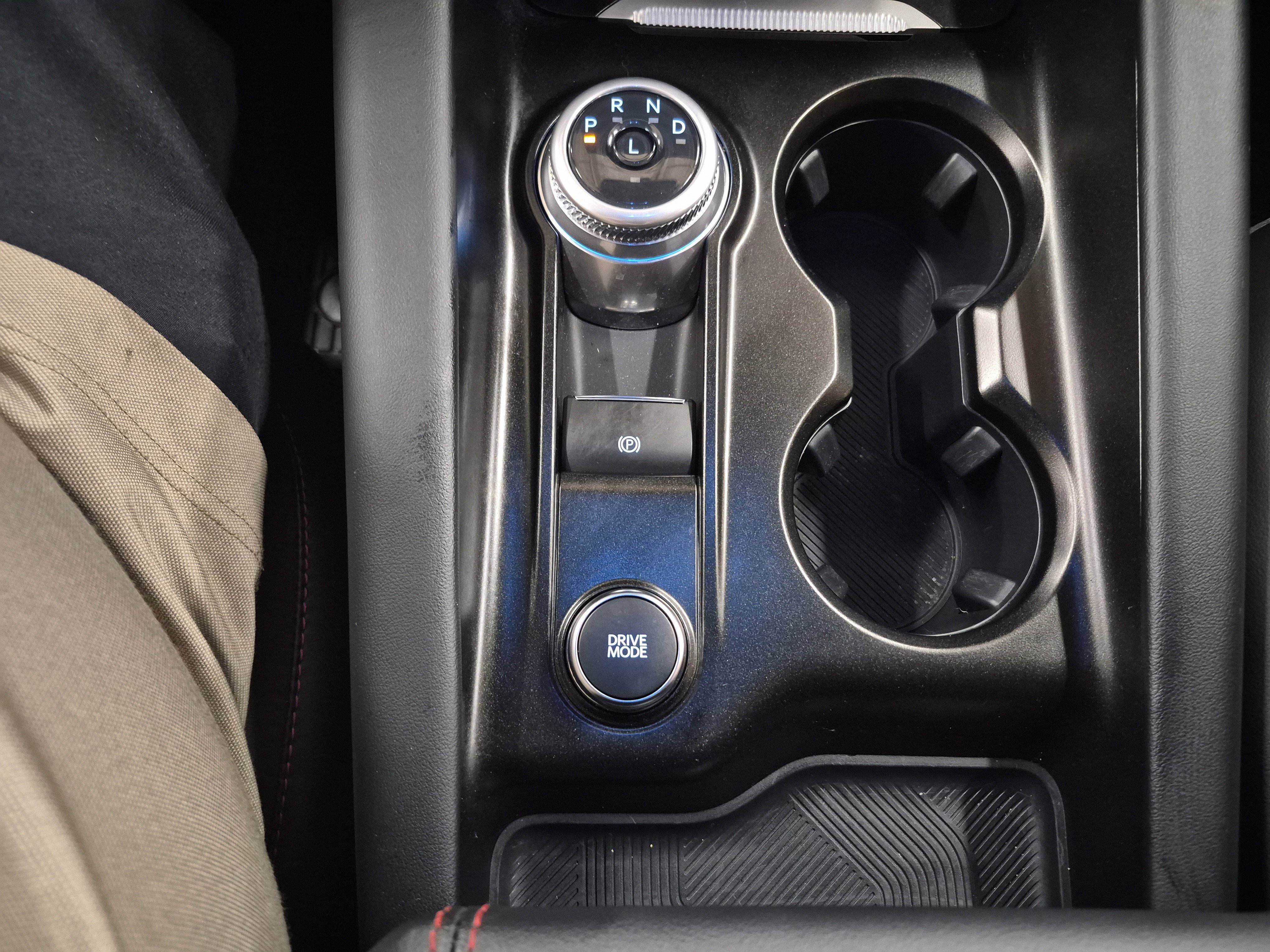 Certified 2025 Ford Explorer ST-Line image 31