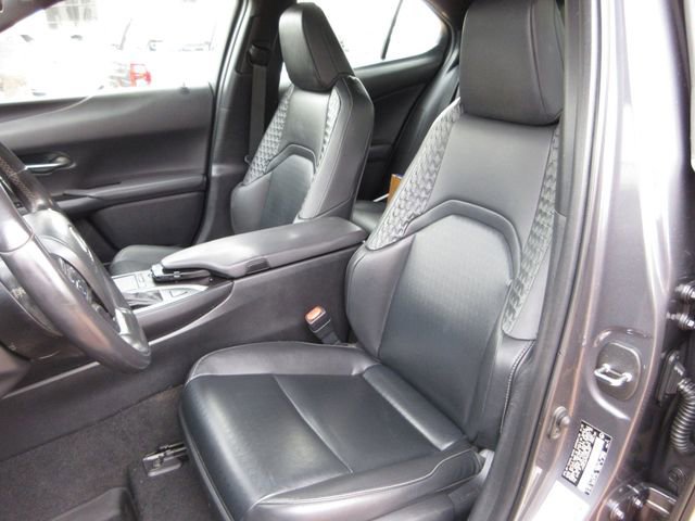 Used 2022 Lexus UX 200 w/ Accessory Package (Z1) image 12