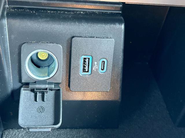 Certified 2024 Ford Explorer XLT w/ Equipment Group 202A AWD/4WD image 28