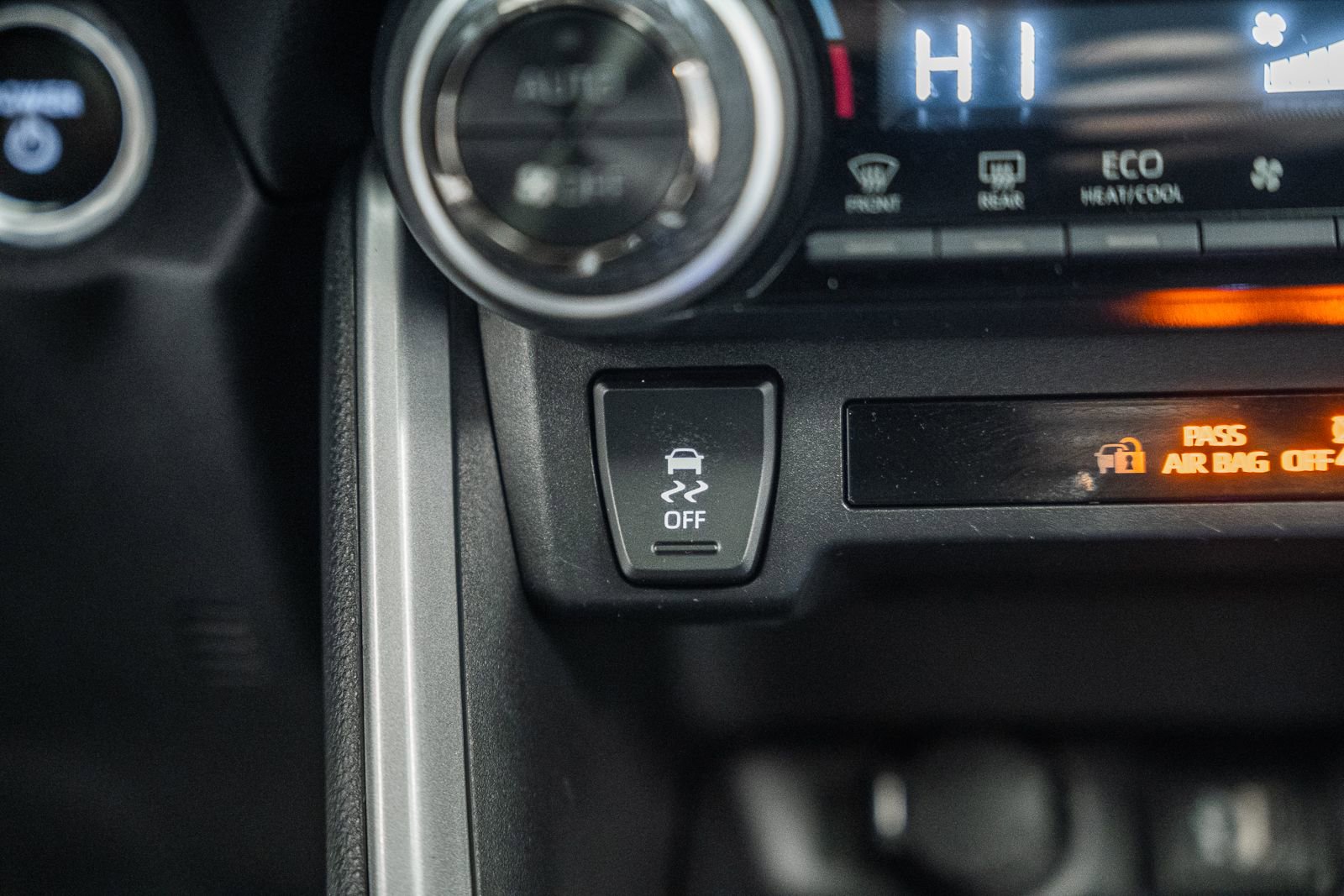 Used 2024 Toyota RAV4 XLE w/ Convenience Package image 29