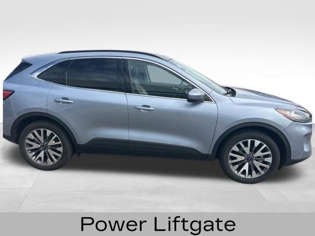 Certified 2022 Ford Escape Titanium w/ Class II Trailer Tow Package image 9
