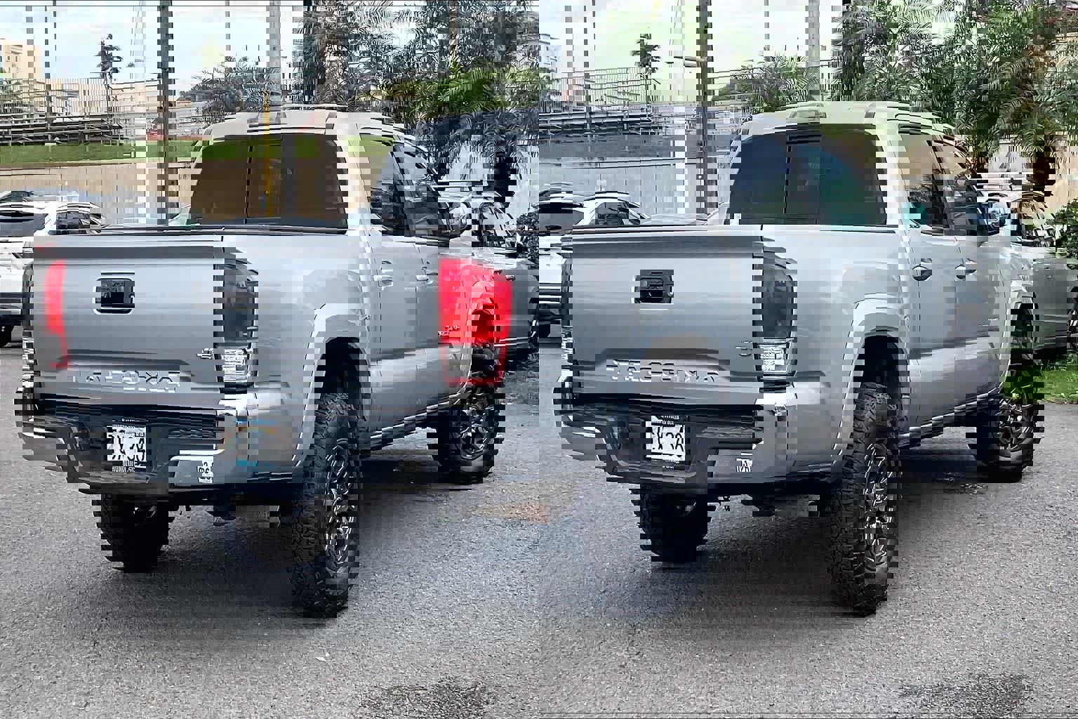 Used 2017 Toyota Tacoma SR5 RWD image 3