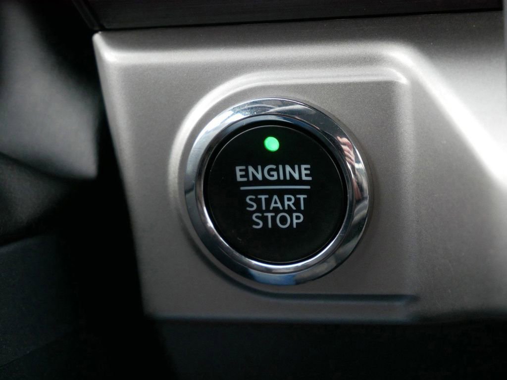 Certified 2022 Ford F150 XLT w/ Equipment Group 302A High image 23