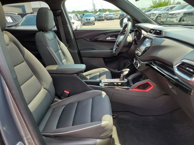 Used 2021 Chevrolet TrailBlazer RS w/ Sun and Liftgate Package AWD/4WD image 28