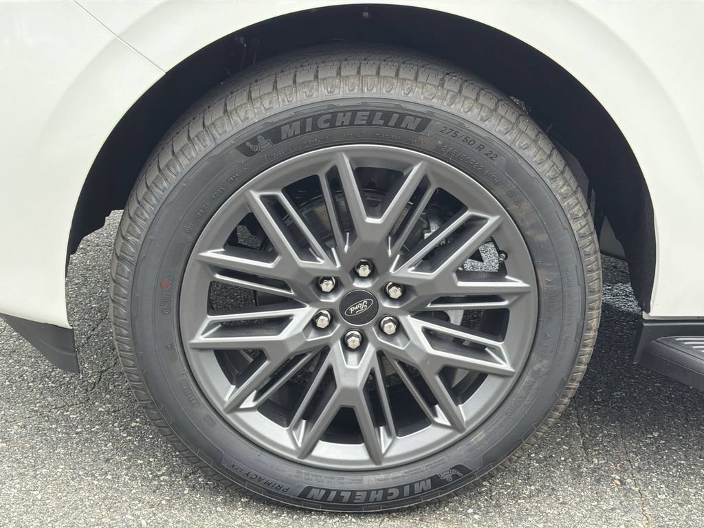 Certified 2026 Ford Expedition Platinum w/ Stealth Appearance Package AWD/4WD image 11
