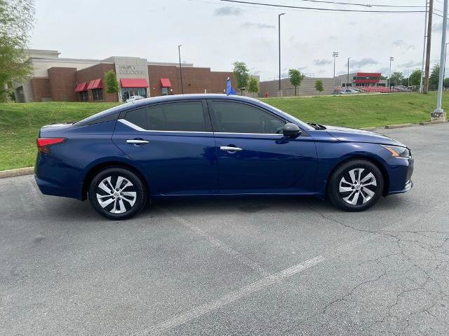 Used 2024 Nissan Altima 2.5 S FWD image 8