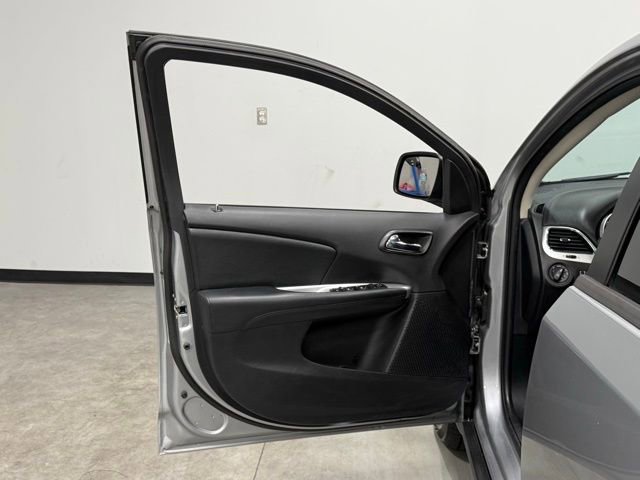 Used 2018 Dodge Journey SXT w/ Connectivity Group image 13