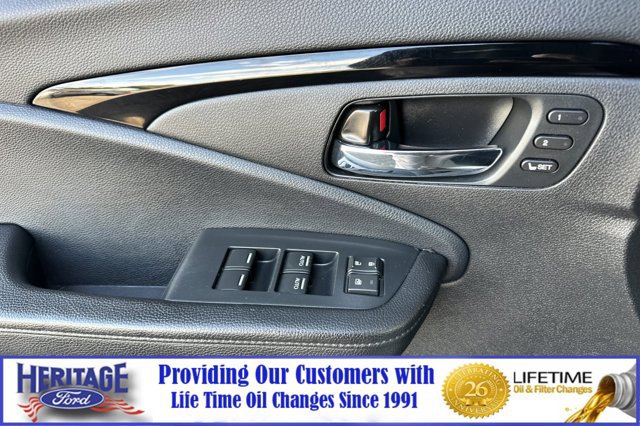 Used 2022 Honda Pilot Touring image 11