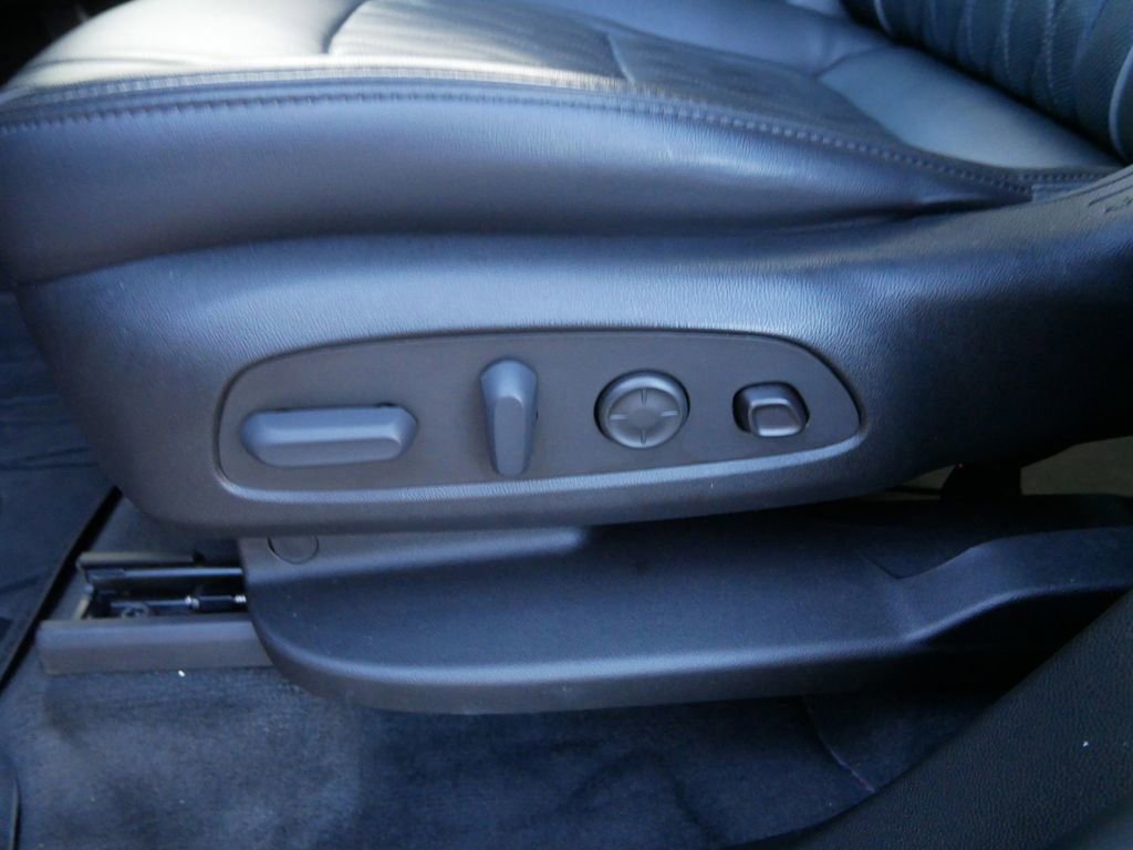 Used 2022 Buick Enclave Avenir image 16