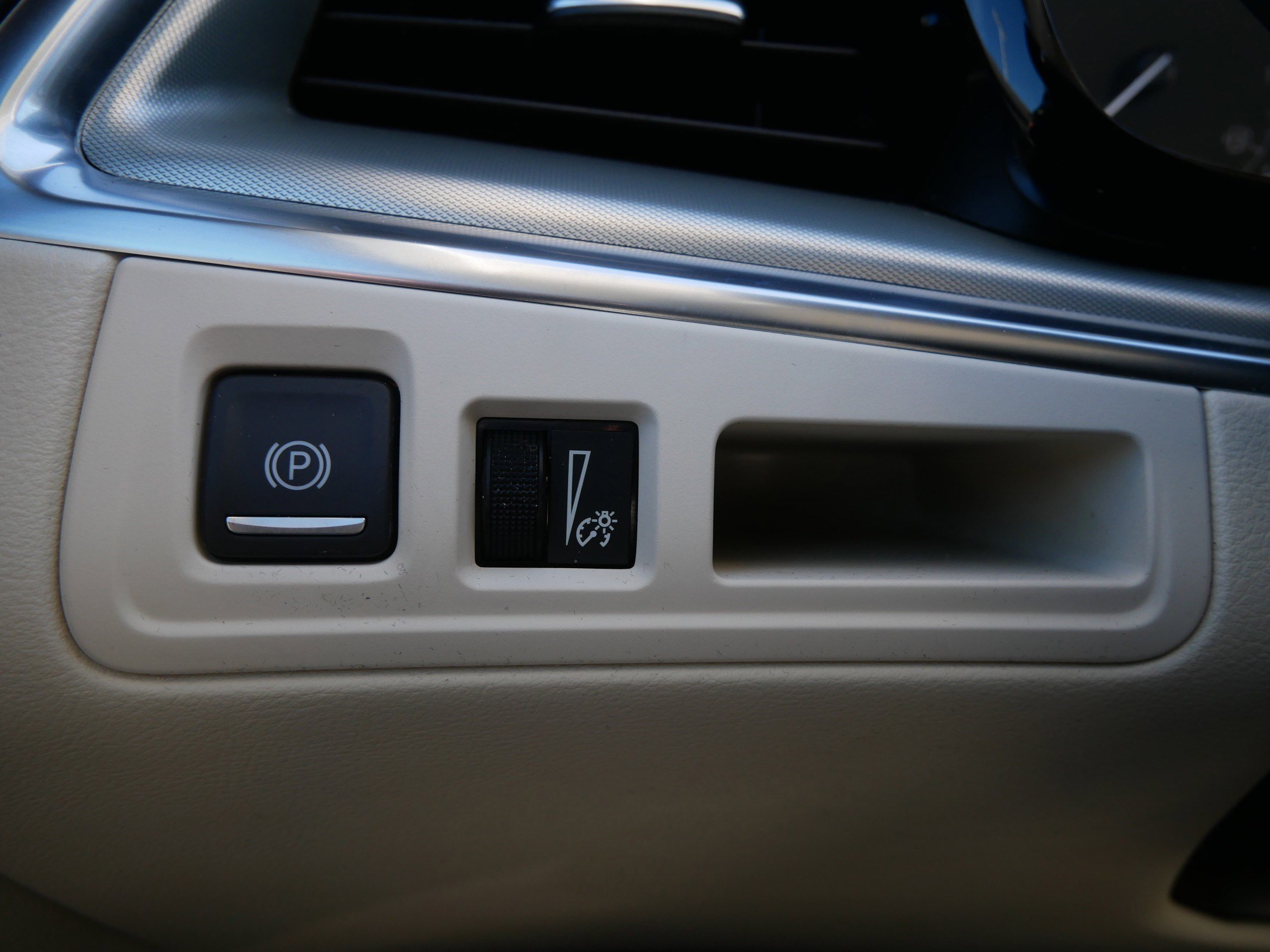 Used 2023 Cadillac XT5 Premium Luxury w/ LPO, Floor Liner Package image 26