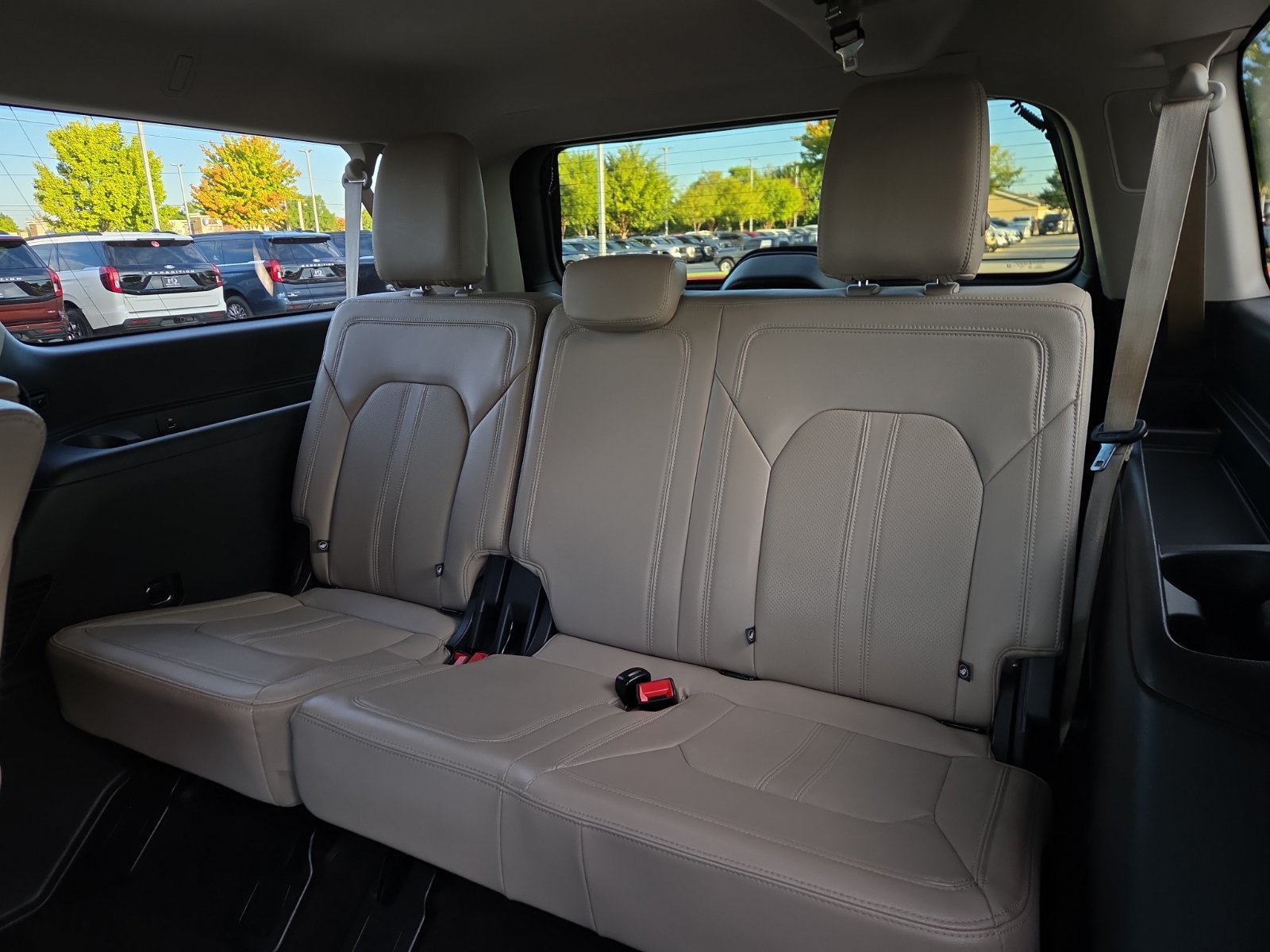 Certified 2022 Ford Expedition Max Limited AWD/4WD image 10
