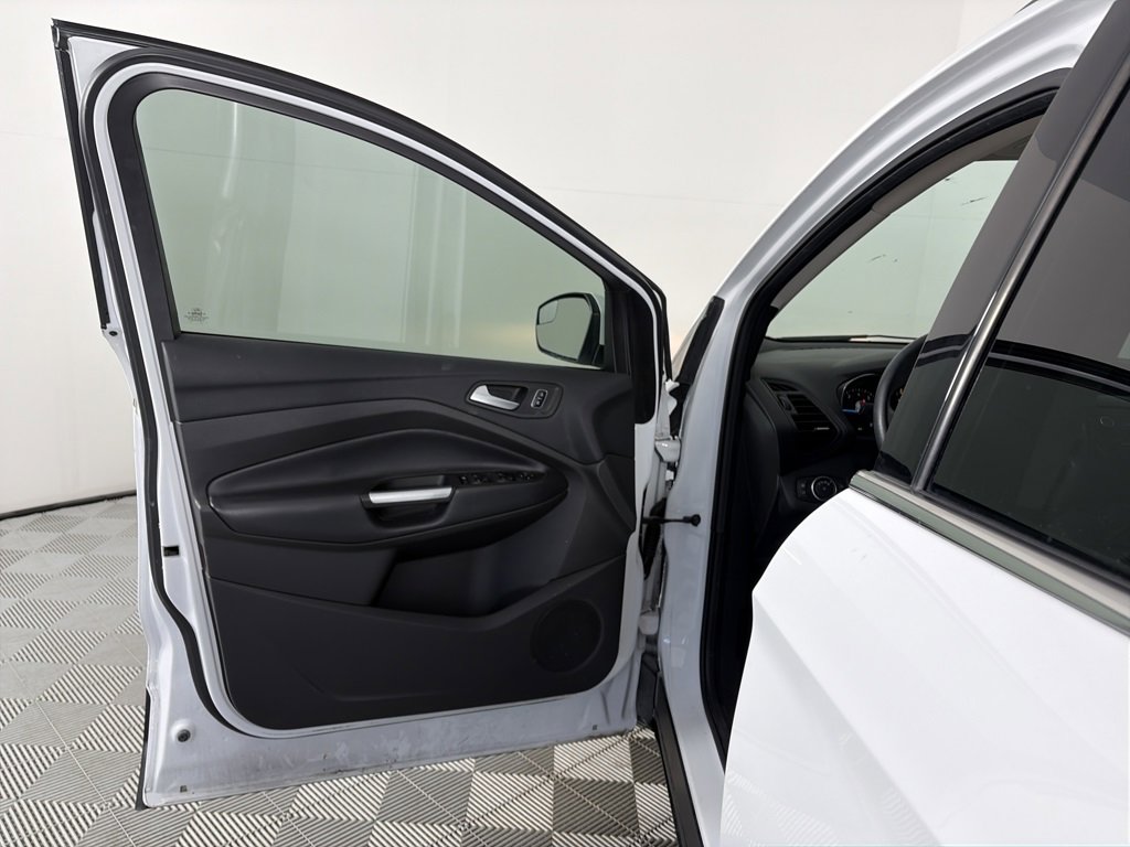 Certified 2018 Ford Escape SE image 10