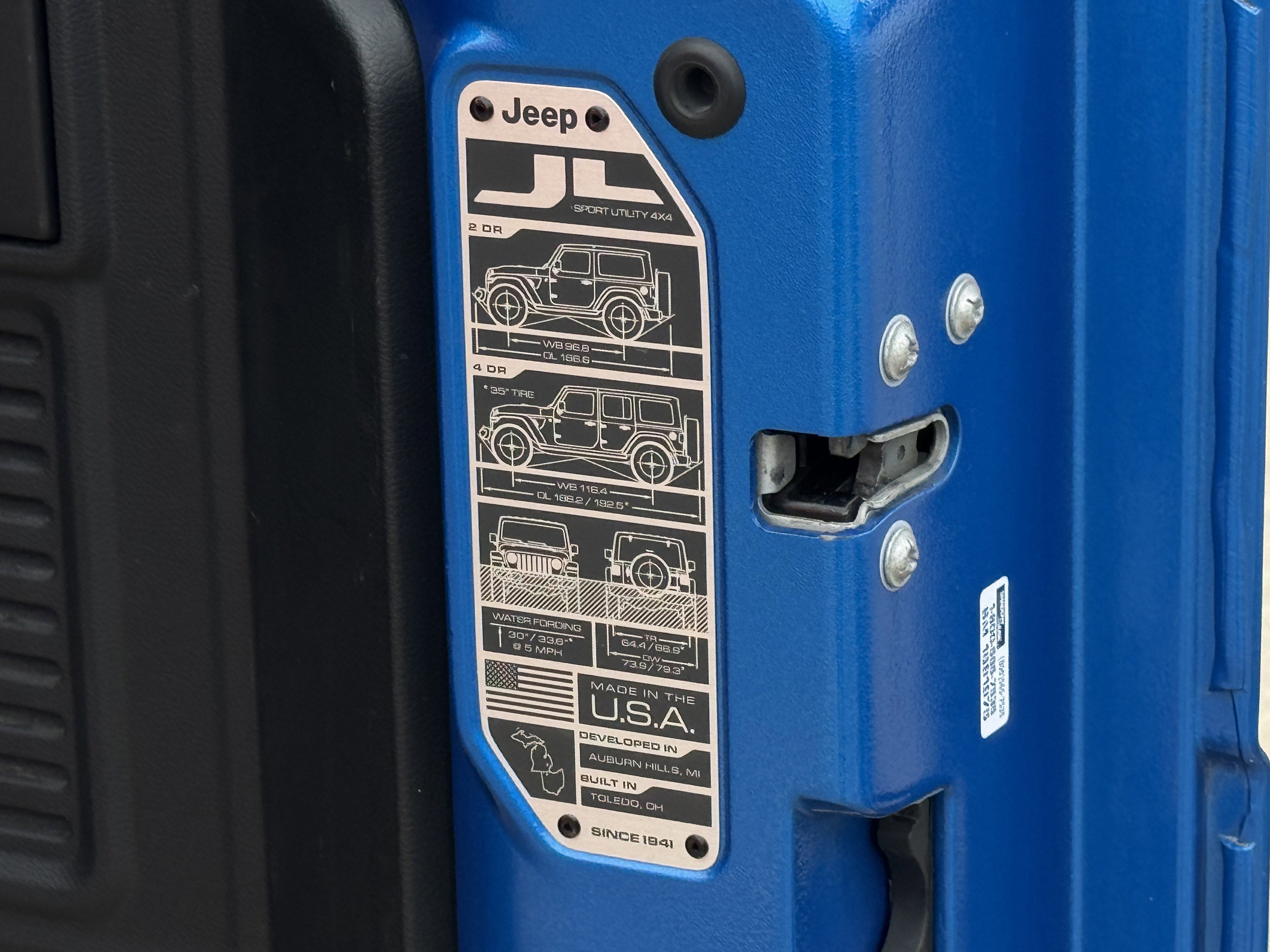 Used 2023 Jeep Wrangler Sahara w/ Safety Group image 12