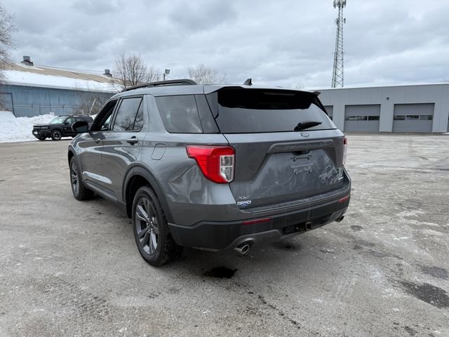 Certified 2022 Ford Explorer XLT w/ Equipment Group 202A image 9
