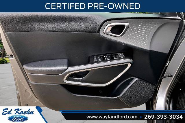 Used 2023 Kia Soul LX w/ Option Group 015 FWD image 23