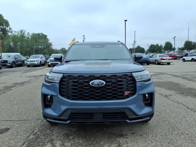 Certified 2025 Ford Explorer ST AWD/4WD image 2