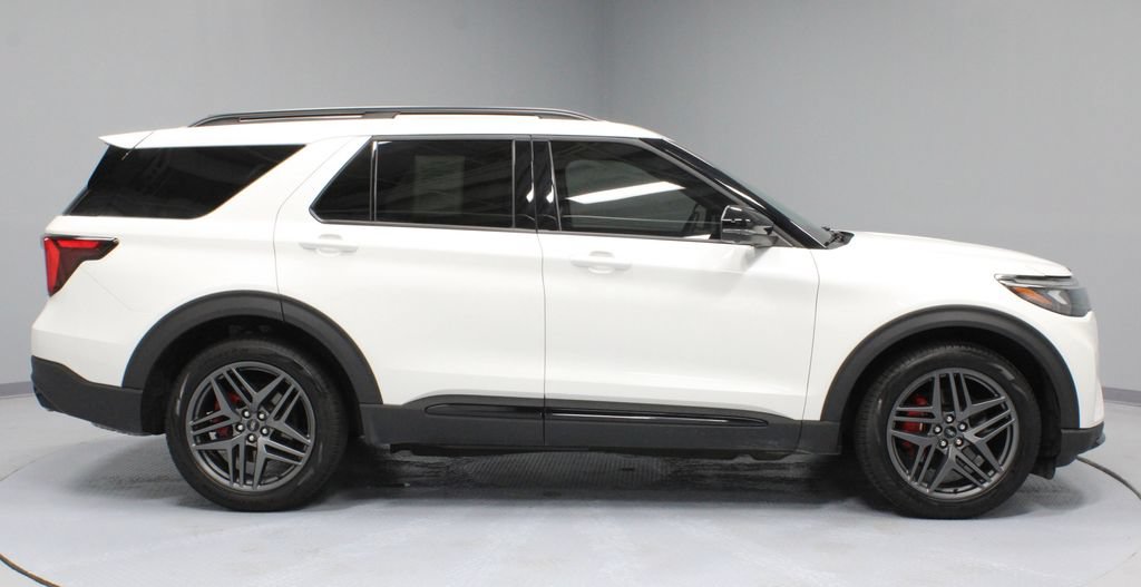 Certified 2025 Ford Explorer ST AWD/4WD image 12