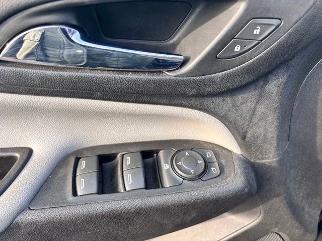 Used 2020 Chevrolet Equinox LS image 8