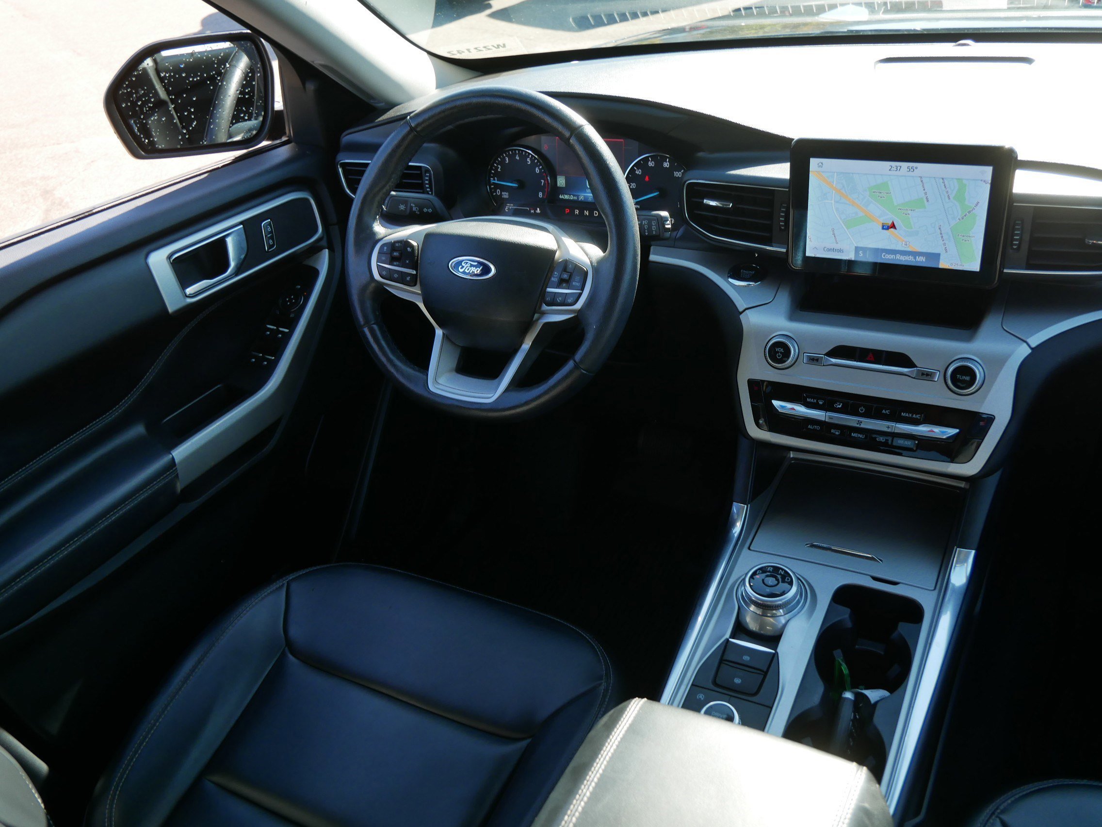 Certified 2022 Ford Explorer XLT w/ Equipment Group 202A image 9