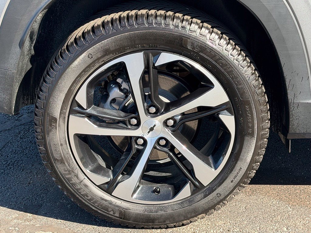 Used 2025 Chevrolet Trax RS FWD image 42