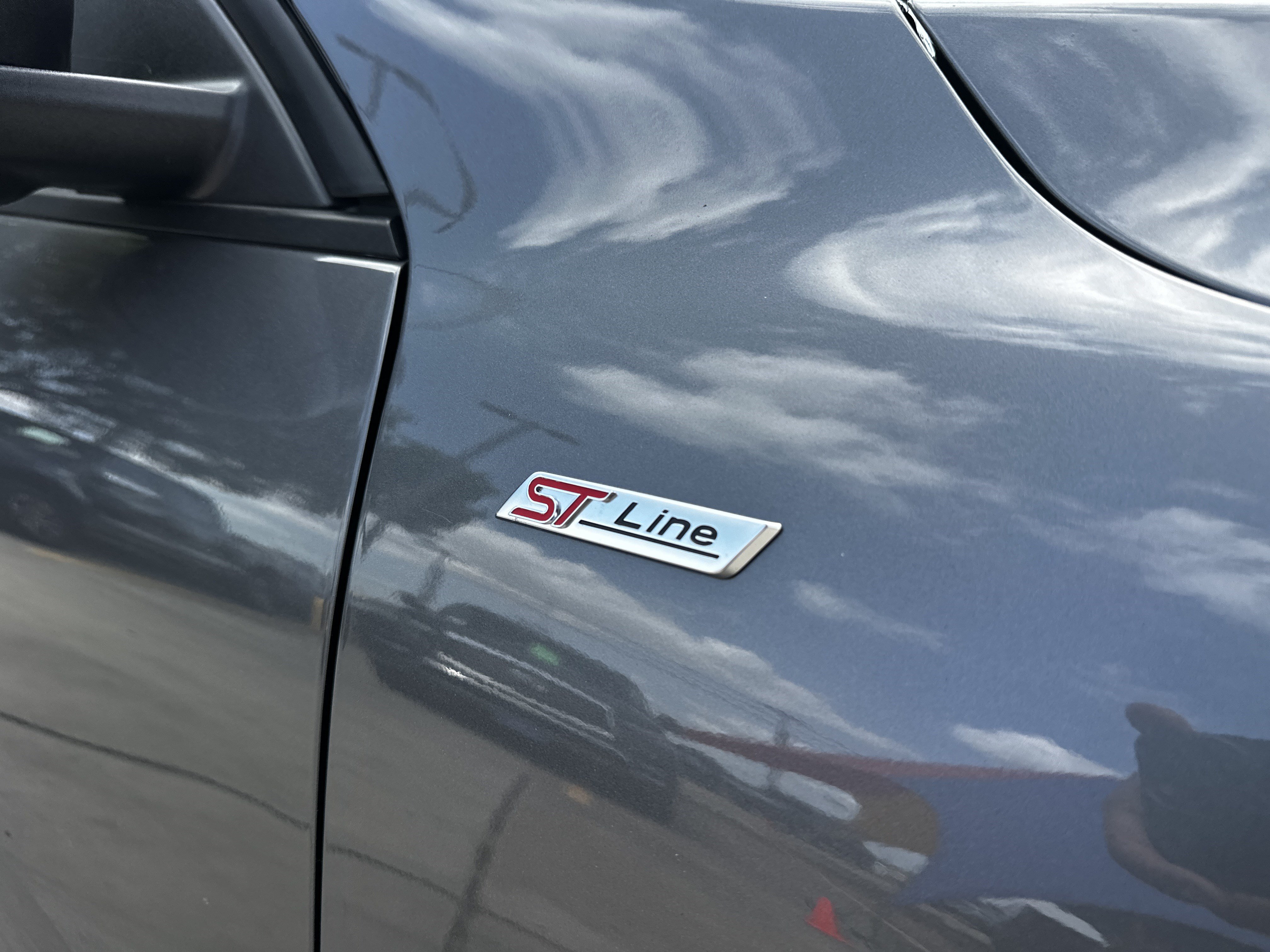 Certified 2025 Ford Escape ST-Line w/ Equipment Group 301A FWD image 4