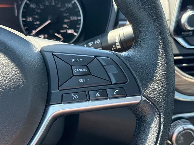 Used 2025 Nissan Altima 2.5 SV FWD image 19