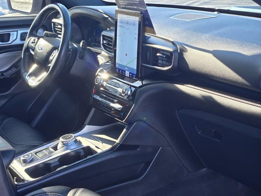 Certified 2022 Ford Explorer ST w/ Equipment Group 401A image 9