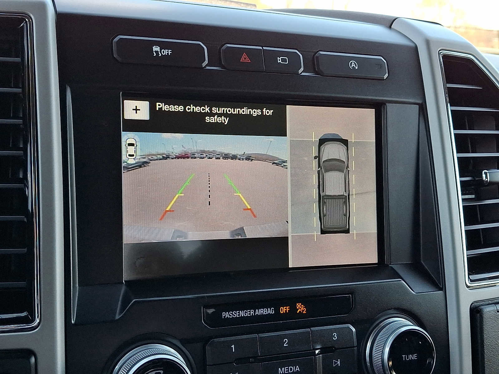 Certified 2019 Ford F150 Lariat w/ Equipment Group 502A Luxury image 20