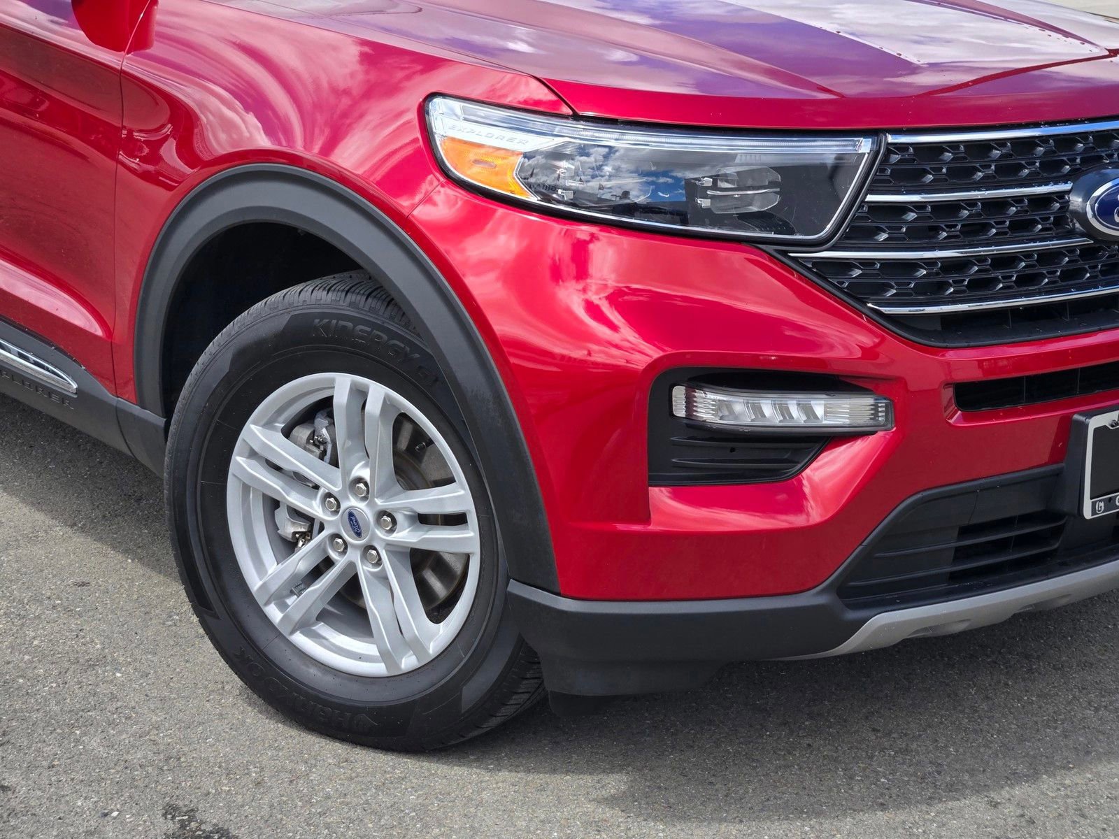 Certified 2024 Ford Explorer XLT w/ Equipment Group 202A AWD/4WD image 8