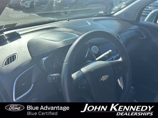 Used 2020 Chevrolet Trax LS w/ Tint and Cruise Package FWD image 16