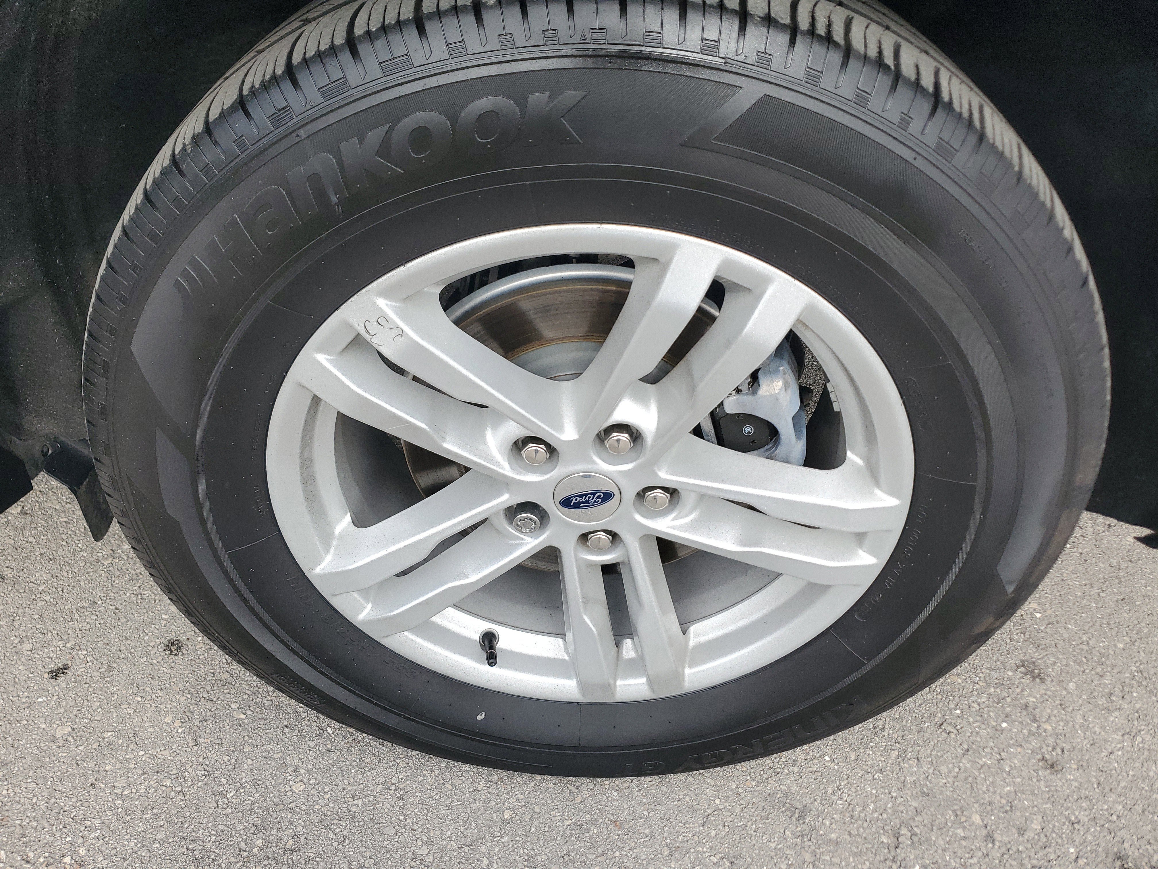 Certified 2024 Ford Explorer XLT w/ Equipment Group 202A image 31