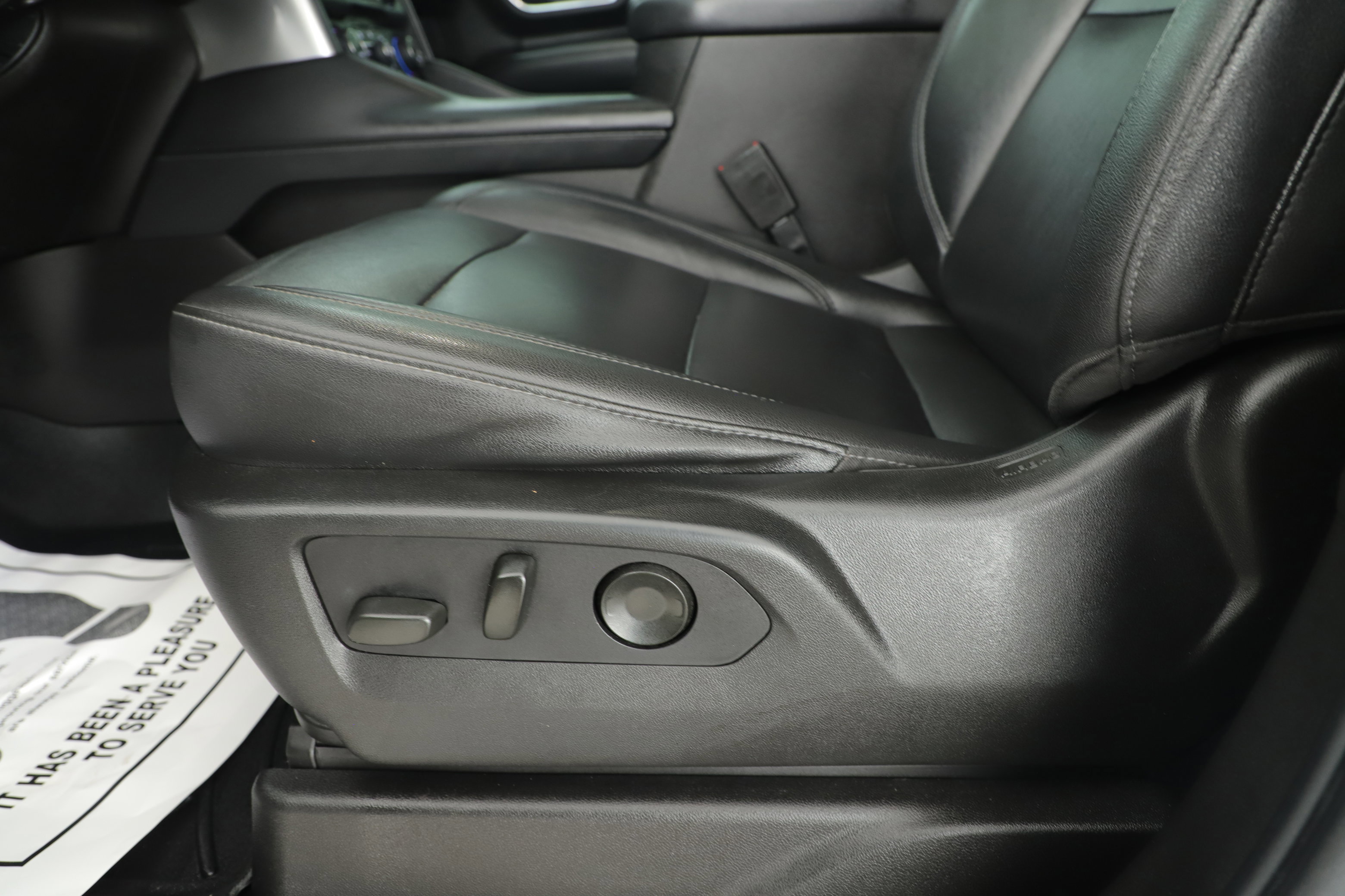 Used 2021 Chevrolet Suburban LT image 10