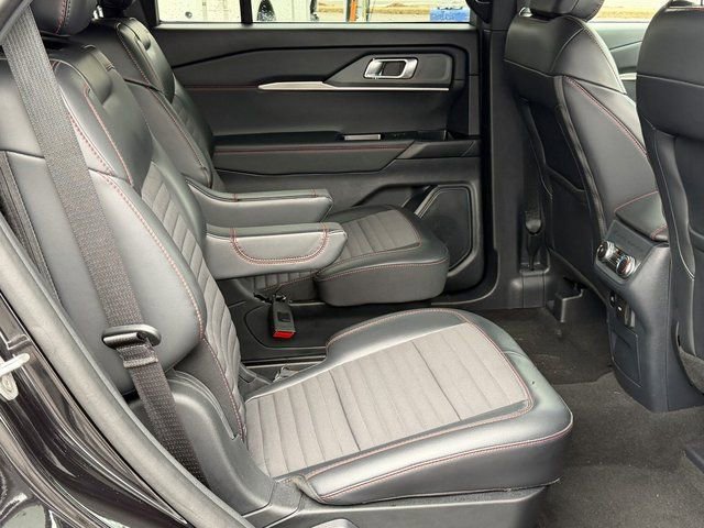 Certified 2025 Ford Explorer ST-Line AWD/4WD image 37