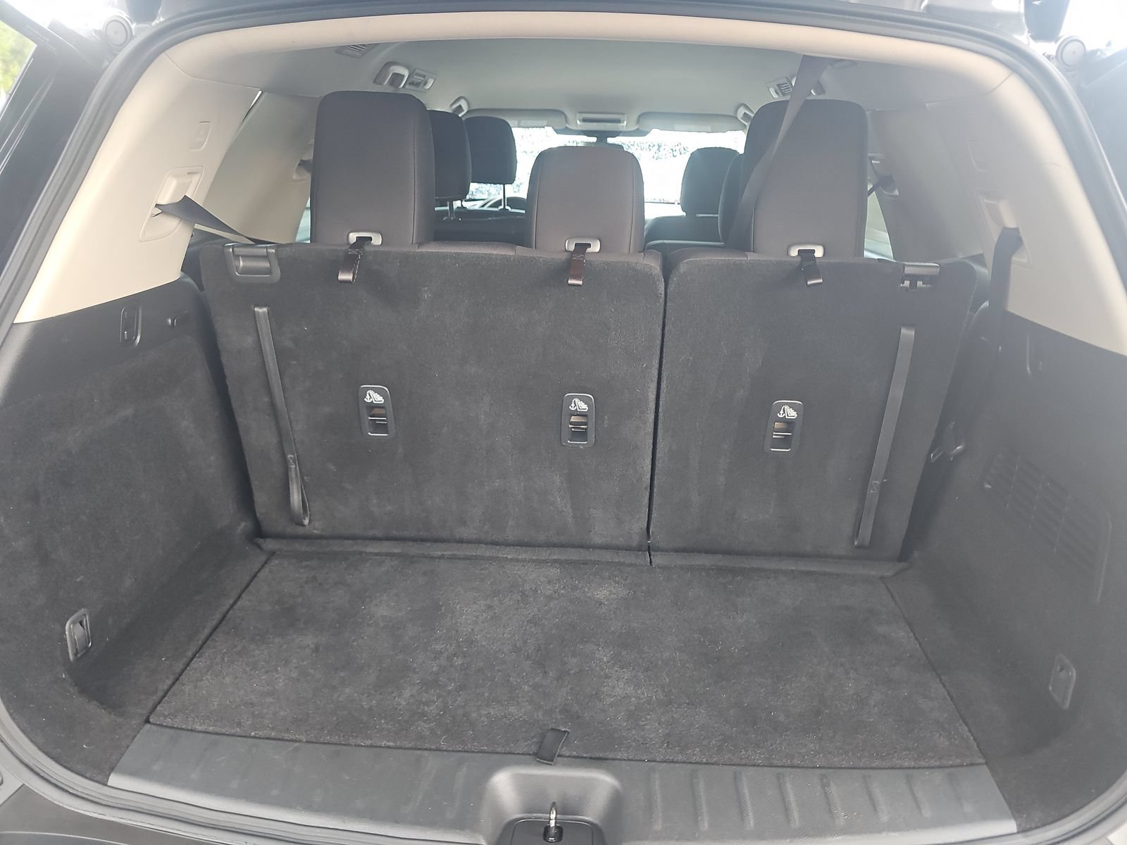 Used 2025 Nissan Pathfinder S FWD image 39