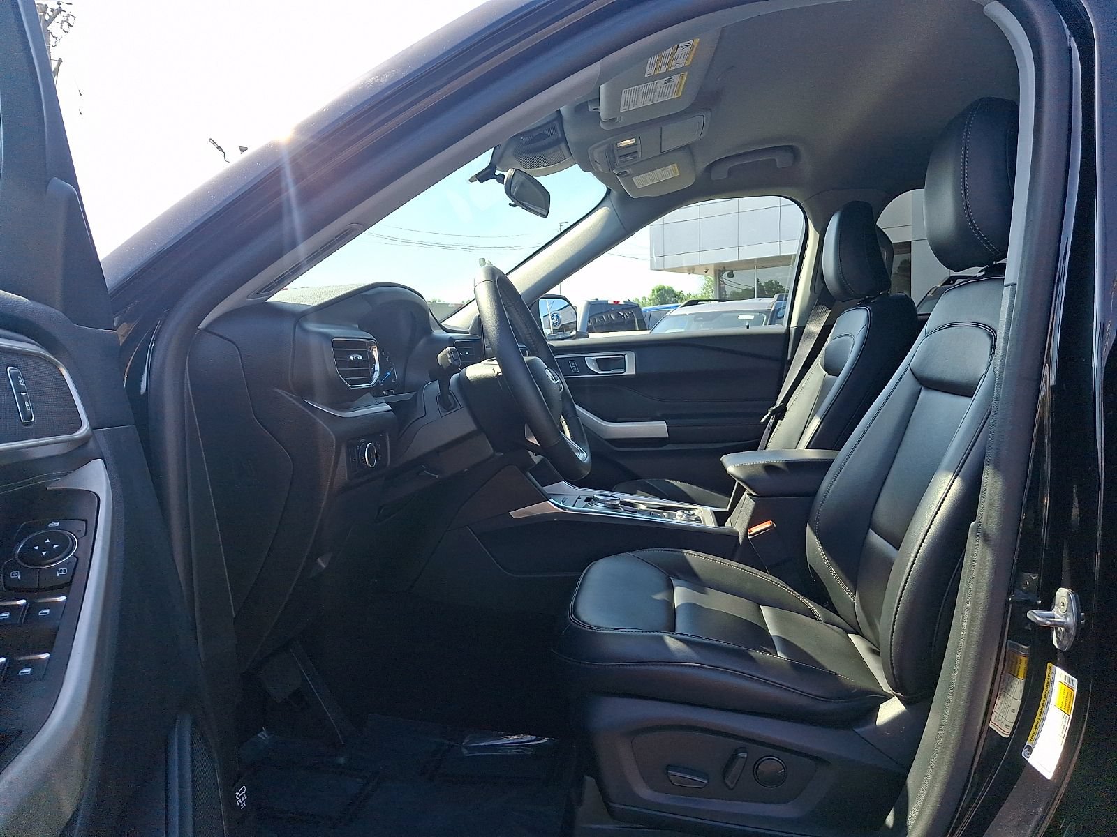Certified 2023 Ford Explorer XLT w/ Equipment Group 202A AWD/4WD image 14