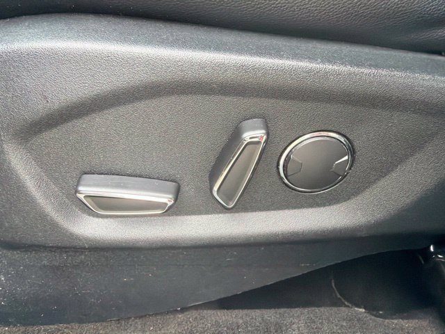 Certified 2018 Ford Explorer XLT w/ Equipment Group 202A FWD image 27