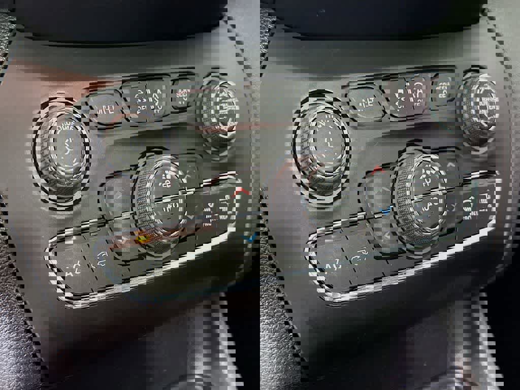 Used 2022 Jeep Cherokee Latitude Lux w/ Sun & Sound Group image 21