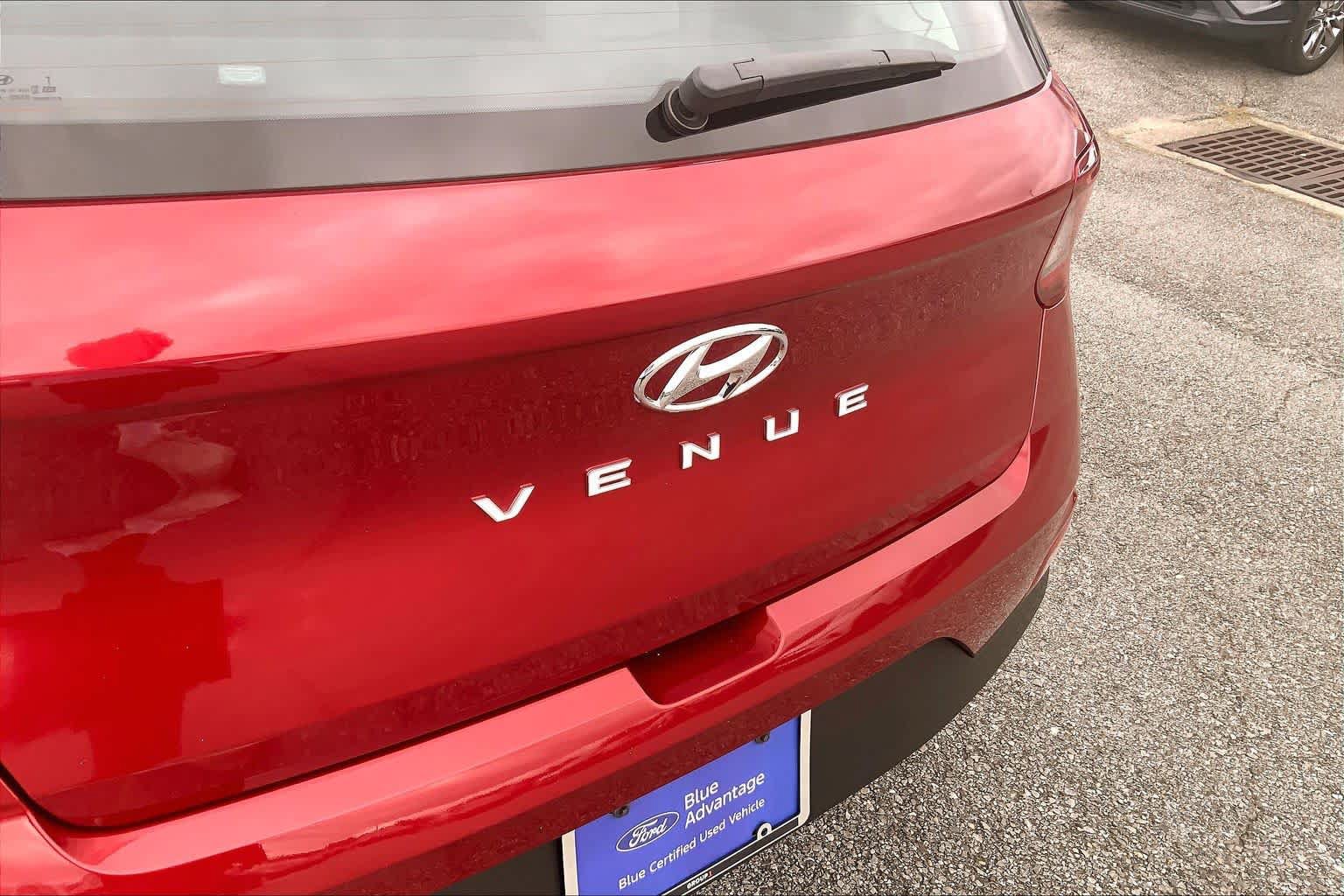 Used 2024 Hyundai Venue Limited FWD image 30