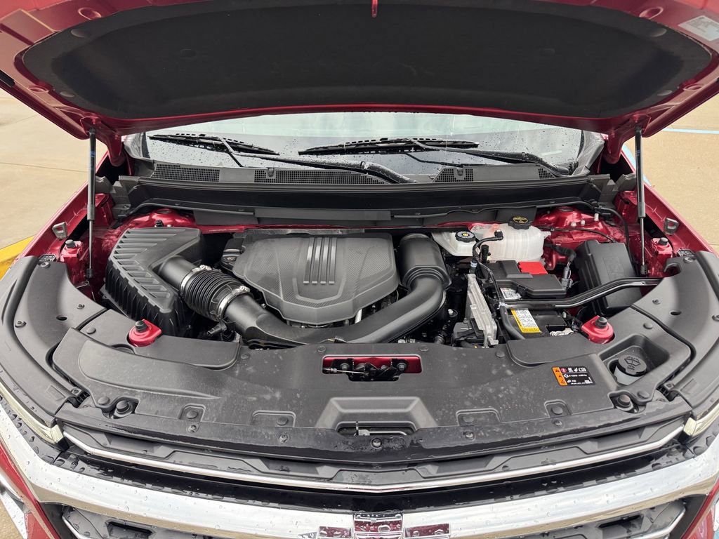 Used 2025 Chevrolet Traverse LT image 40