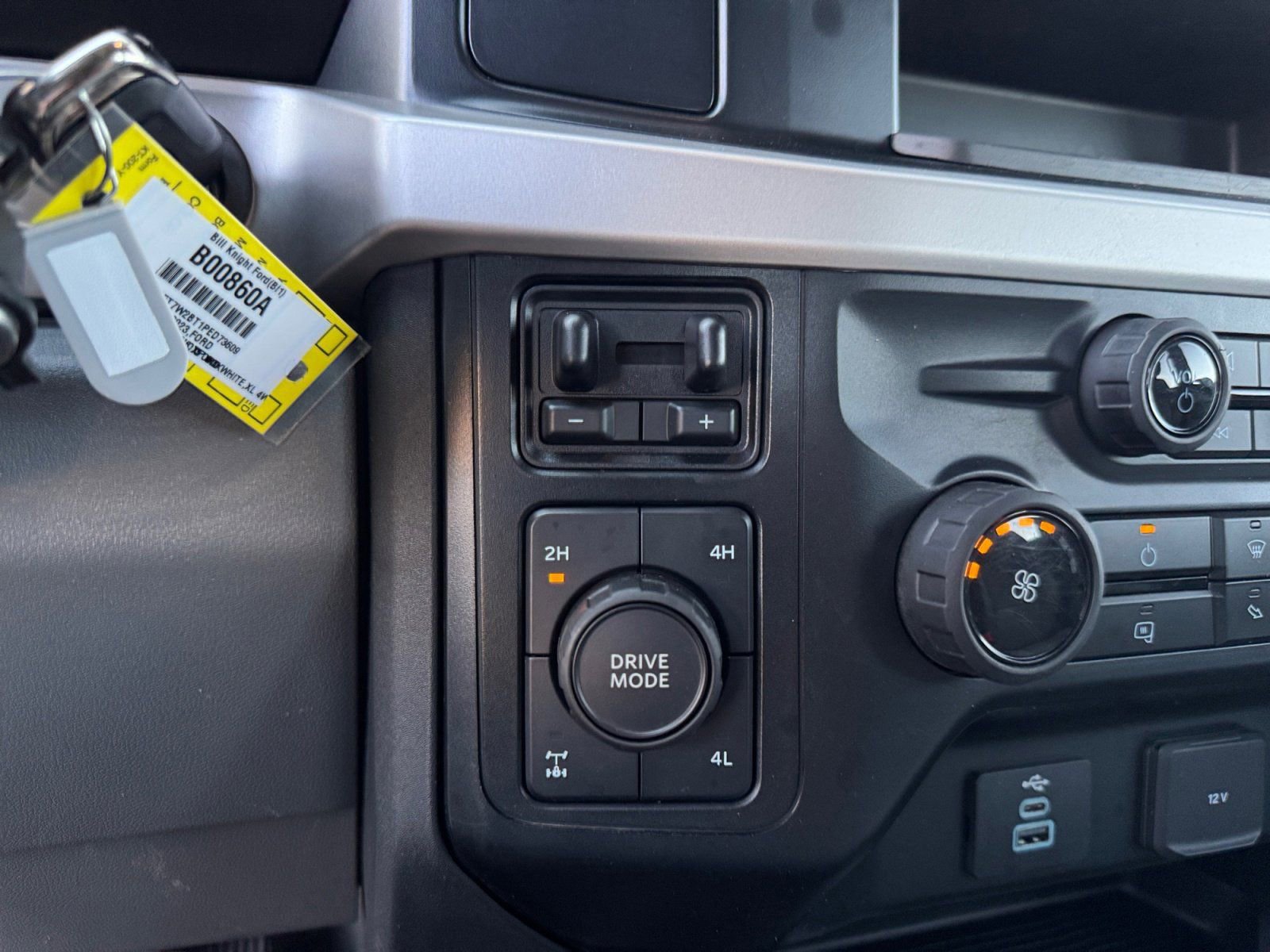 Certified 2023 Ford F250 XL w/ FX4 Off-Road Package AWD/4WD image 26