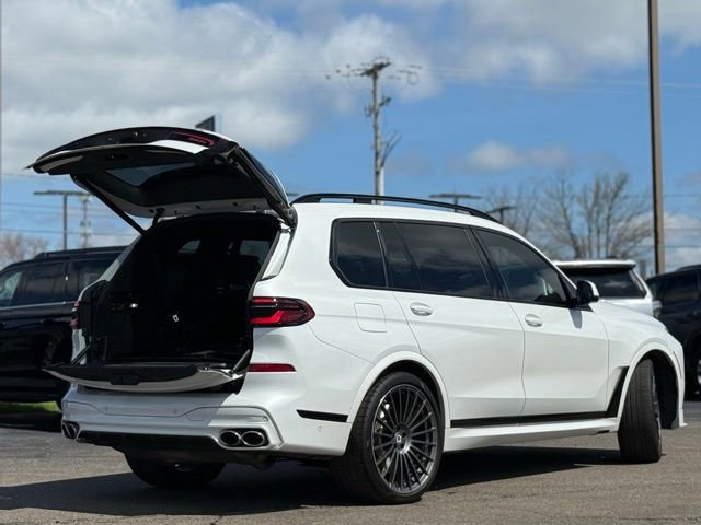Used 2024 BMW ALPINA XB7 image 9